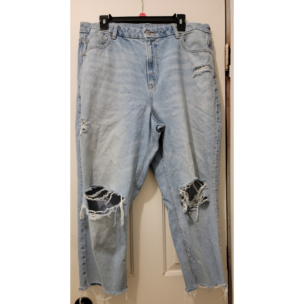 Women's American Eagle Distressed Jeans